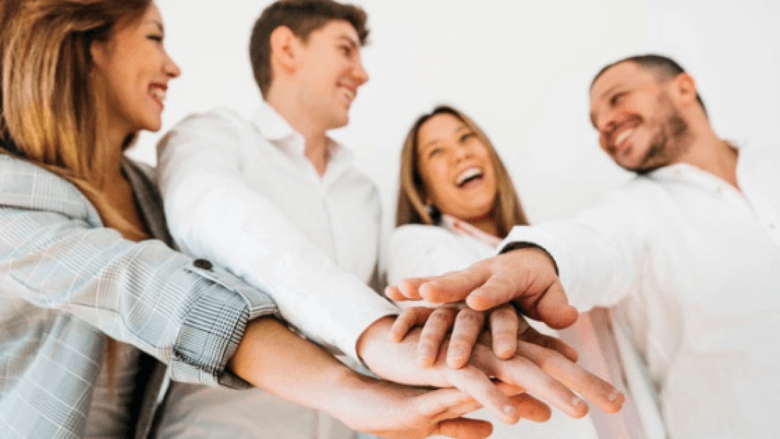 Smiling-coworkers-email3